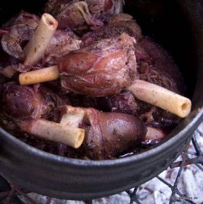 Lammkeulen im Potjiekos