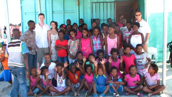 Suedafrika Kapstadt Townships Thokazani Brothers Gruppenbild