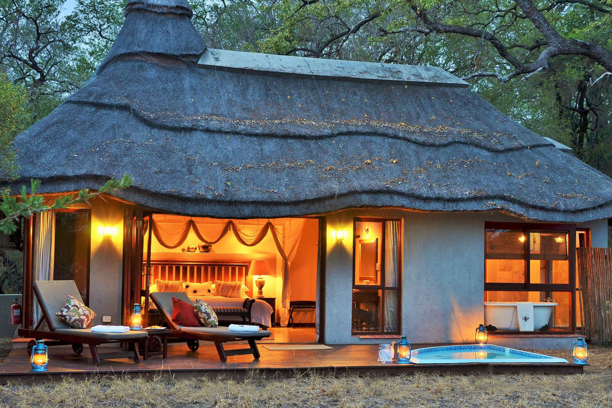 Imbali Safari Lodge Chalet am Abend